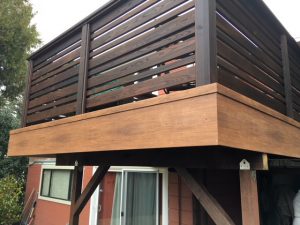 Zuri deck with Thermally Modified Wood privacy screen