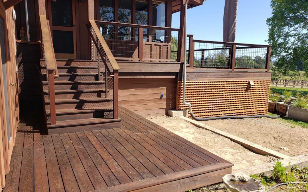 Americana thermally modified oak deck with Wild Hog wire rail and Americana privacy rail in Sebastopol, CA